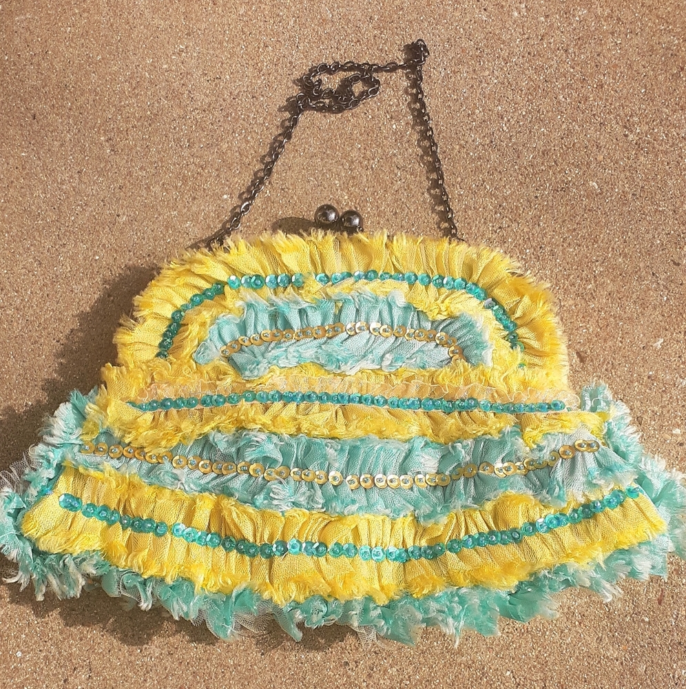 Rare Lacy Ruffle IPA NIMA clutch purse